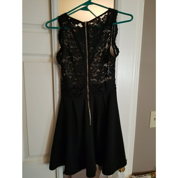 Lace mini dress - Picture 2 of 2